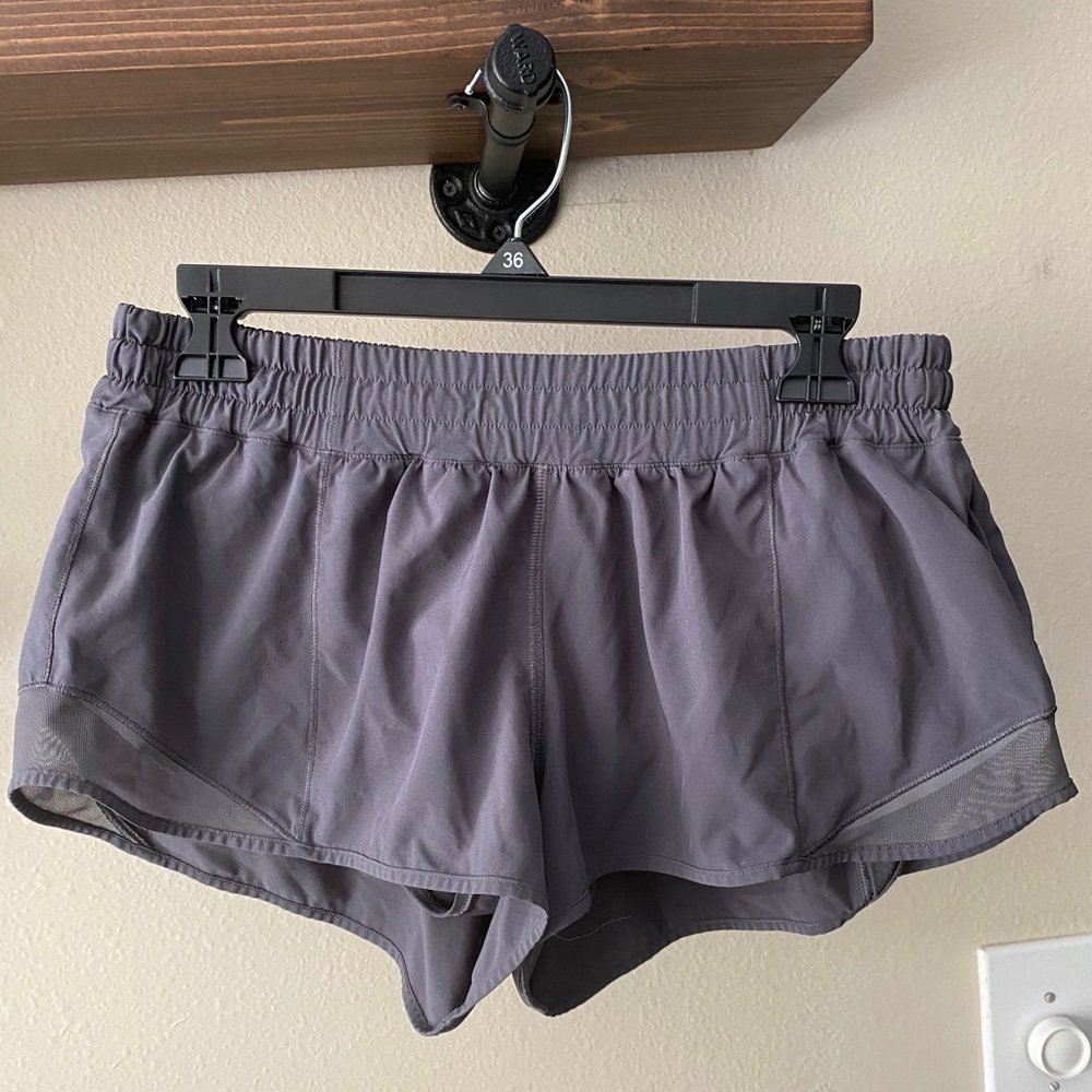 Lululemon hotty hot short II 2.5” gray sz 10